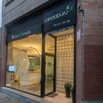 Clínica Dental Landaburu Especialistas en Implantología Dental en Santutxufoto