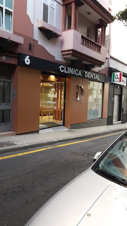 Clínica Dental Lola Puertas y David O. Oterofoto 